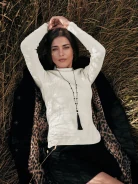 Necklace with a decorative clutch