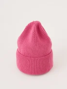 Classic ribbed knit cap in fuchsia shade