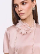 Light pink pearl necklace with flowers