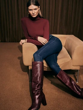 Viscose turtleneck jumper in burgundy