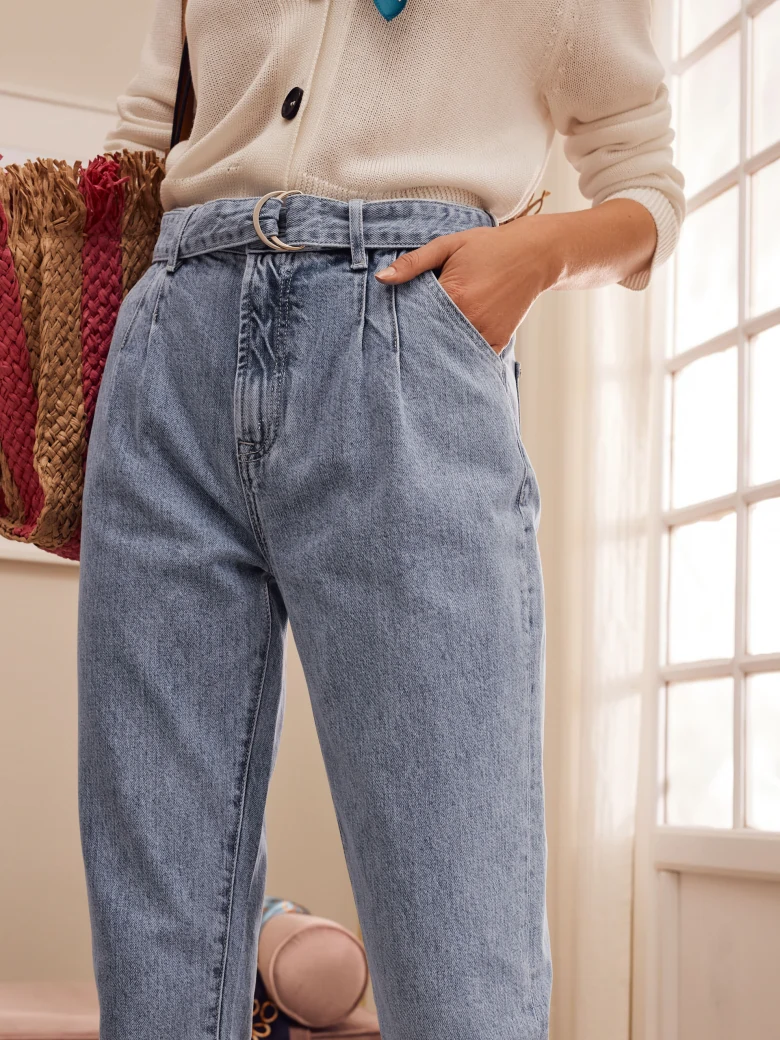 BLUE MOM JEANS