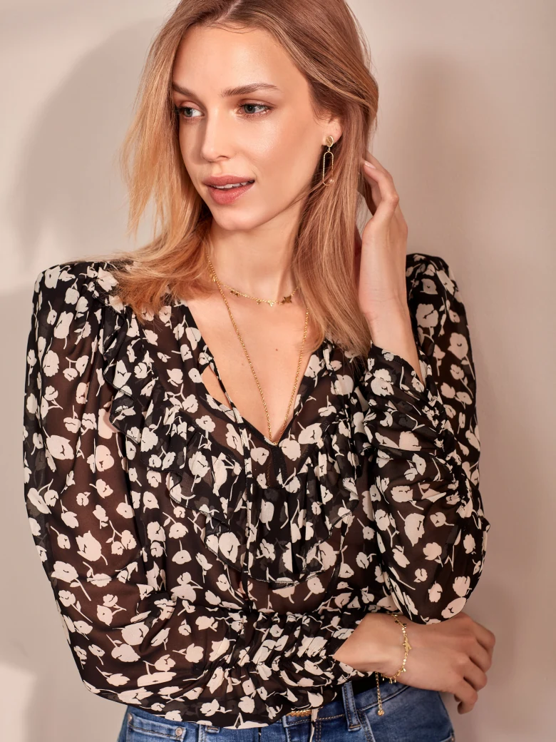 TRANSPARENT BLOUSE IN FLOWERS