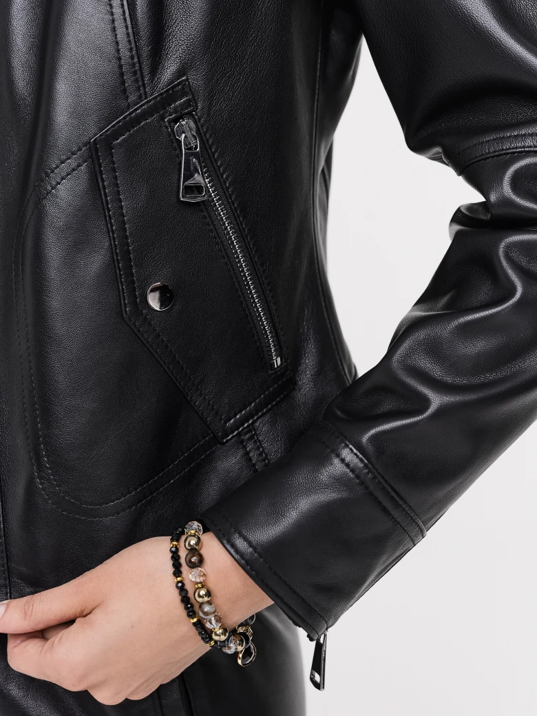 Short leather jacket