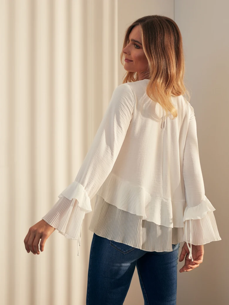 BLOUSE WITH PLEATS