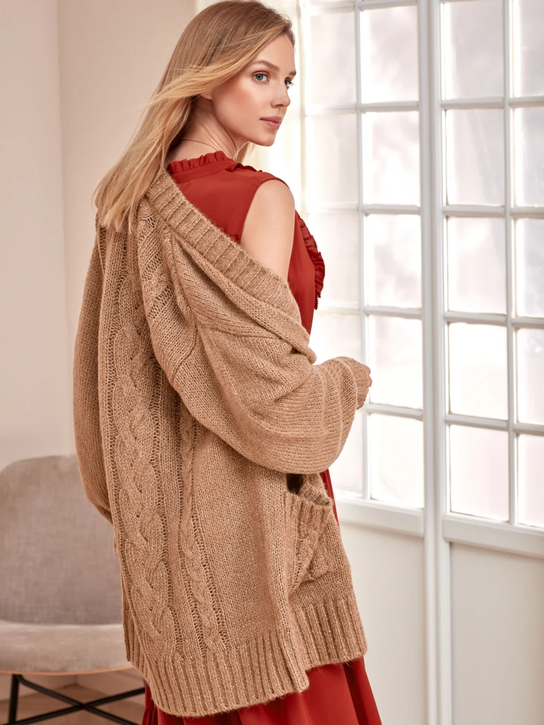LONG SWEATER WITH POCKETS IN BROWN COLOR
