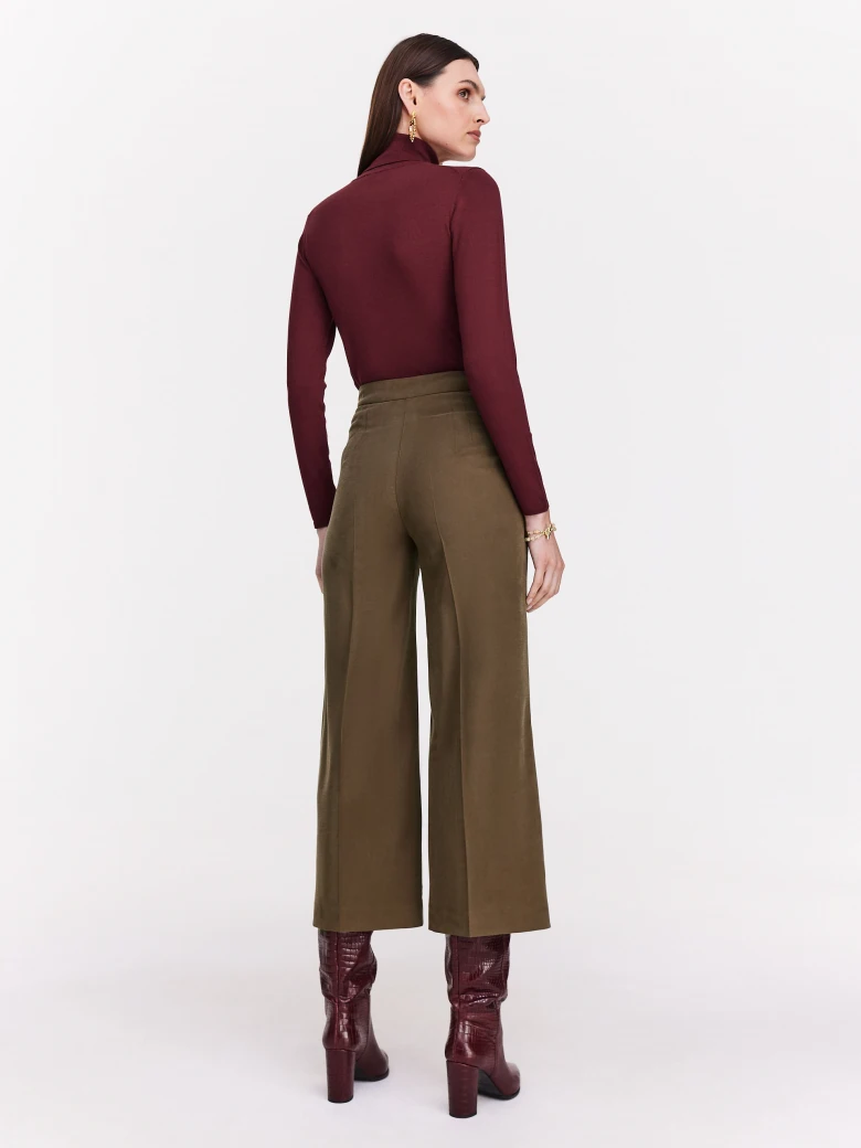 Viscose turtleneck jumper in burgundy