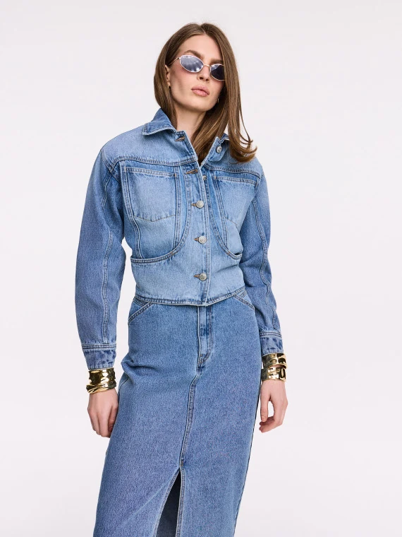 Blue denim jacket with a defined waist