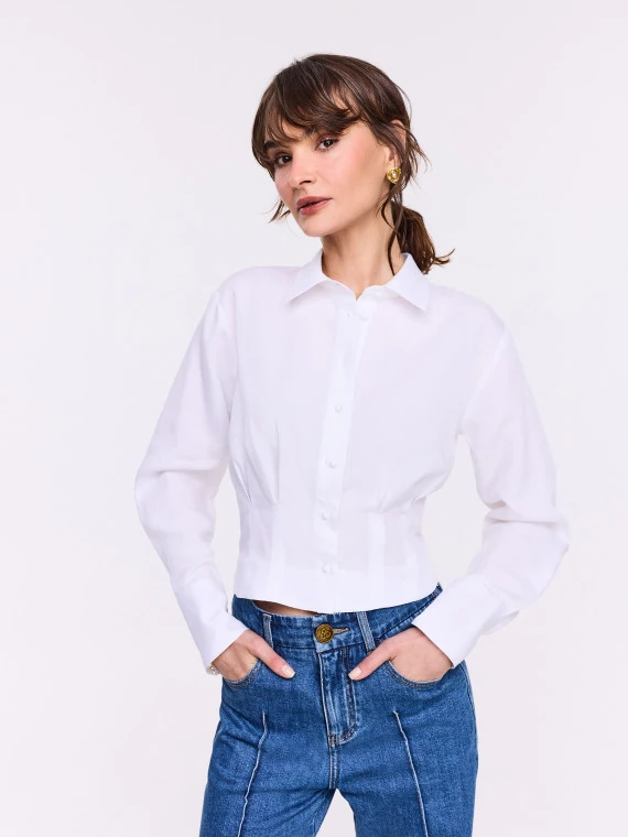 White fitted shirt with linen accents