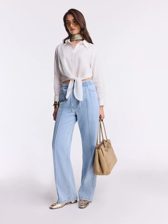 Jeans with loose legs