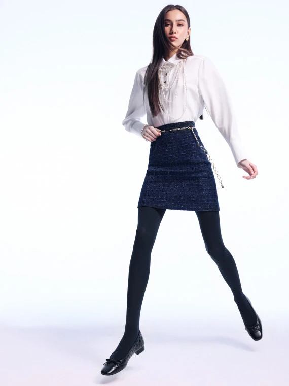 Short pencil skirt made of tweed