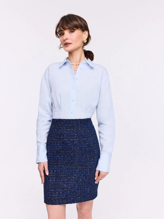 Short pencil skirt made of tweed