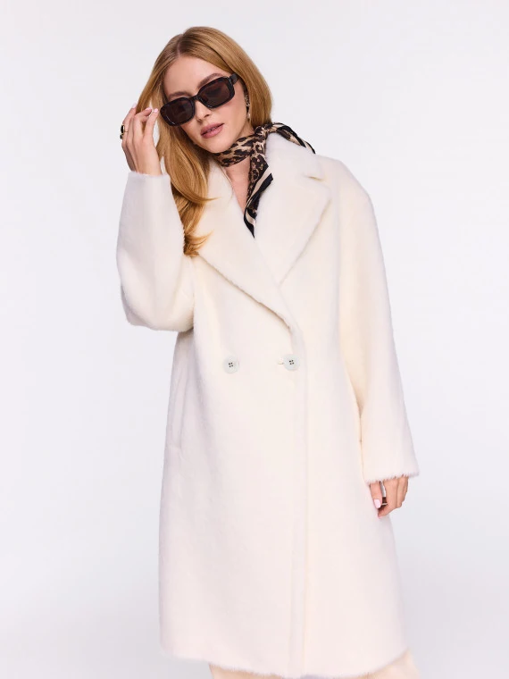 Pearl coat made of alpaca and sheep wool