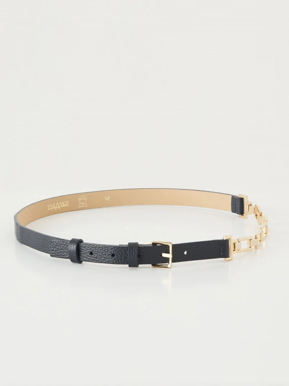 Narrow navy blue stripe