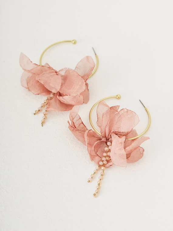 Hoop earring with flowers