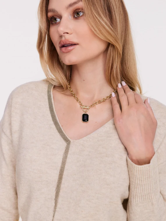 Necklace in the form of a chain with a pendant