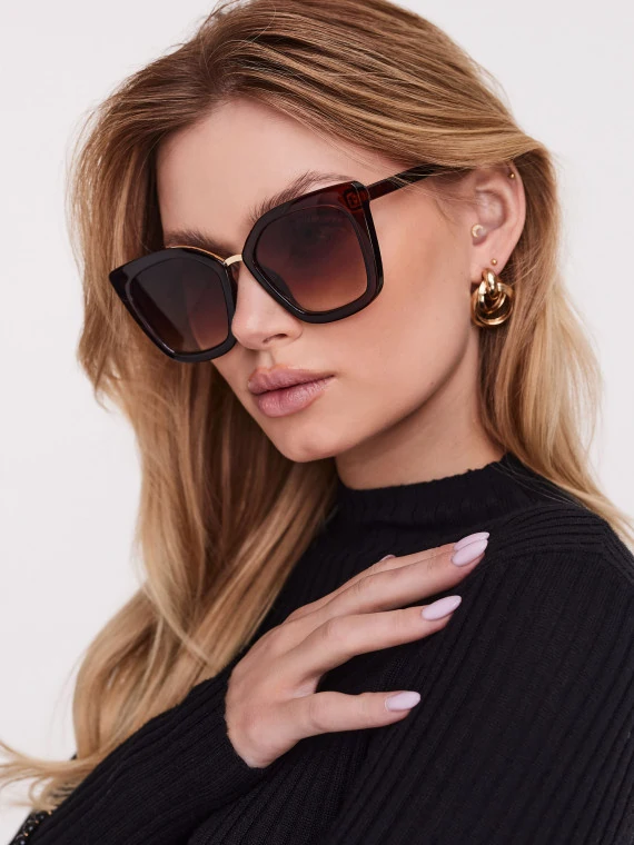 Brown cat-eye sunglasses