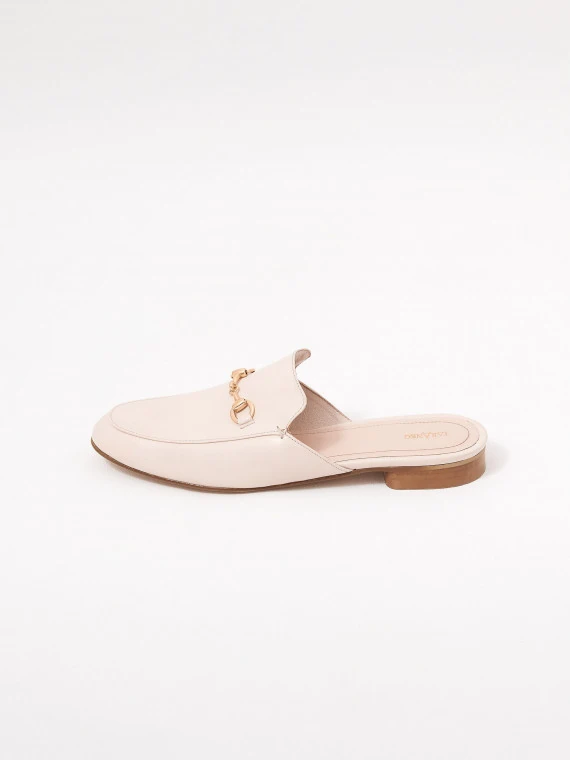 Beige leather moccasin-style flip-flops