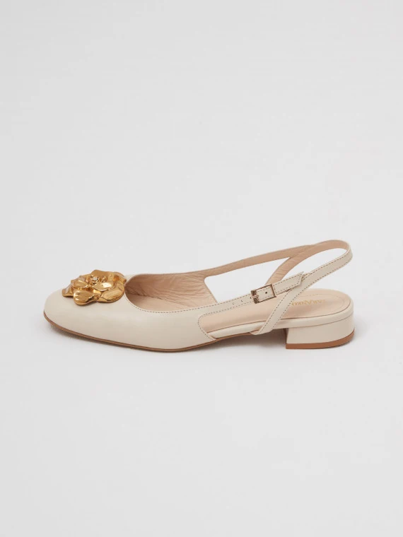 Leather ballerina flats with decorative flowers