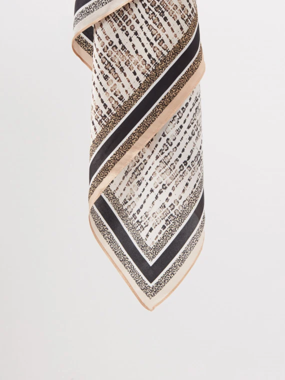Silk robe with animal motifs