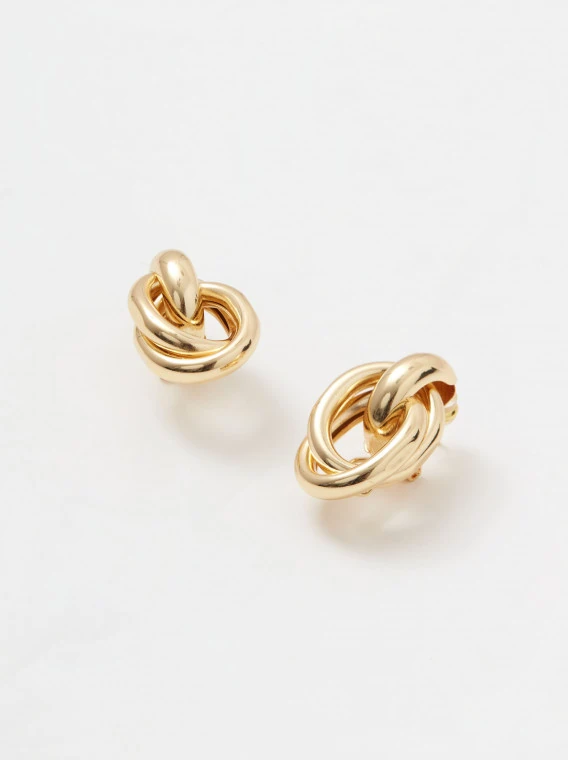 Elegant gold-plated earrings