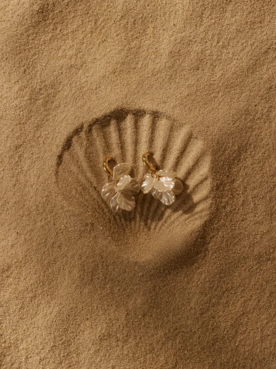 Gold-plated shell earrings