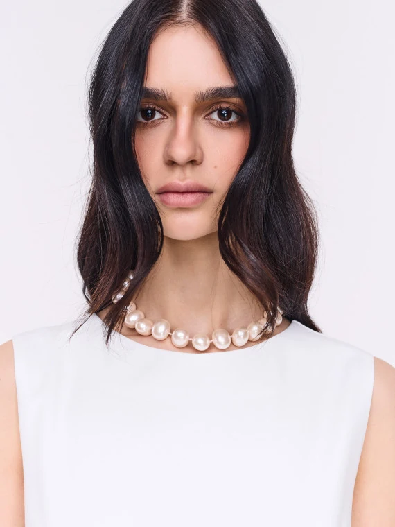 Gold-plated necklace made of natural pearls