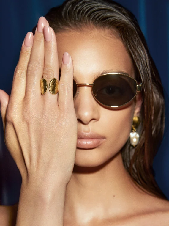 Gold-plated shell-shaped ring