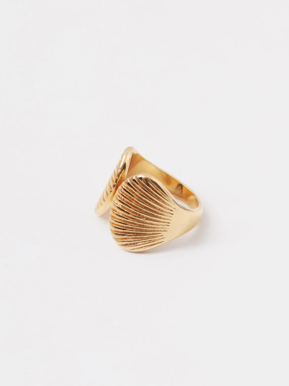 Gold-plated shell-shaped ring