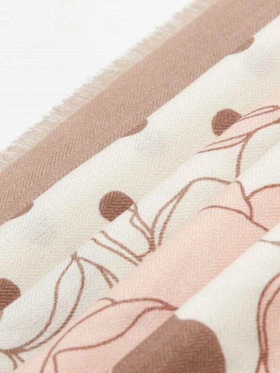 Square patterned wool and silk scarf