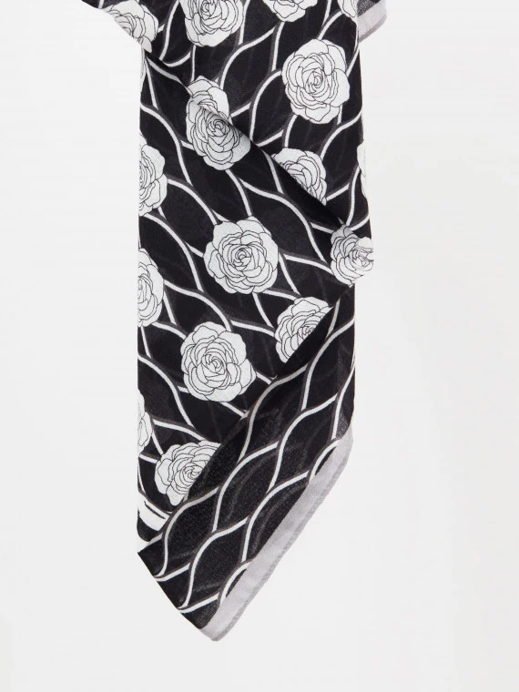 Long black scarf with white roses