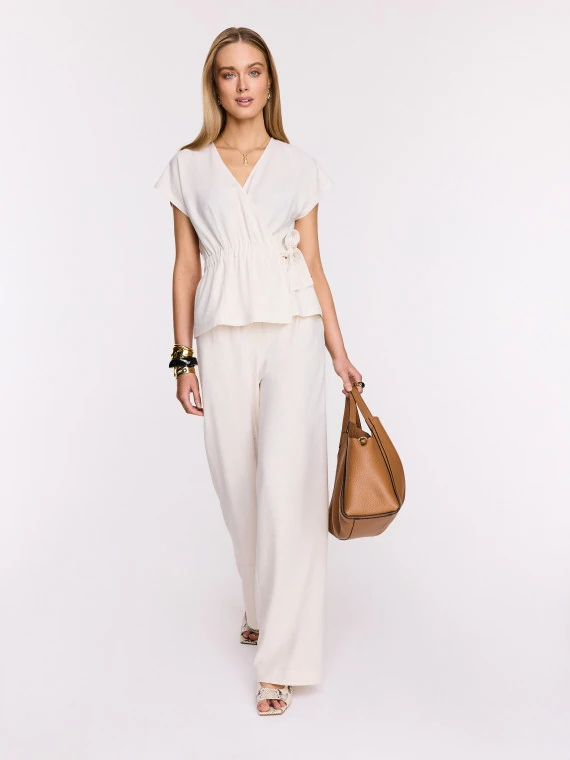 Light beige trousers with linen