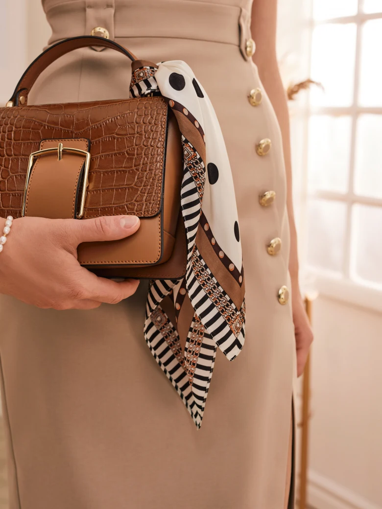 BEIGE DRESS WITH SHORT SLEEVES