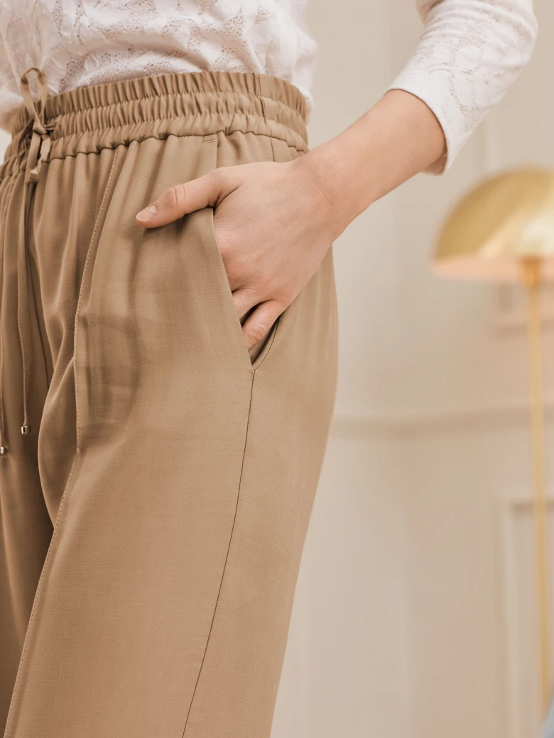 CARAMEL PANTS WITH FLARED LEGS