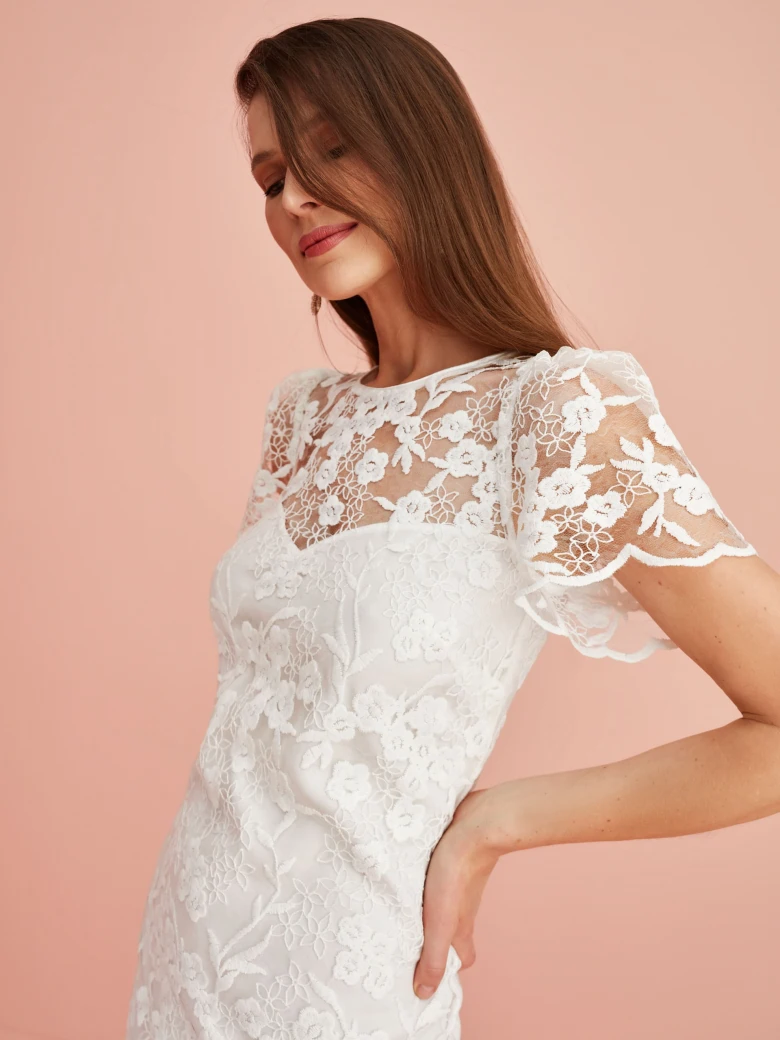 SHORT LACE DRESS