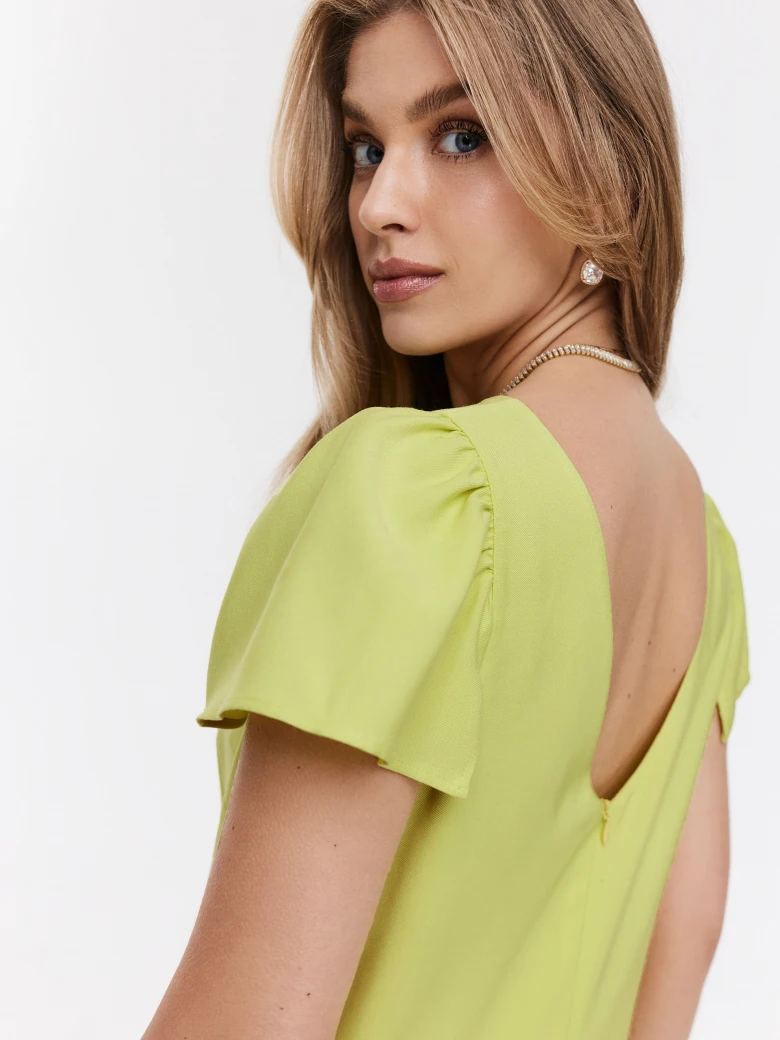 Prosta limonkowa sukienka z bufiastymi rękawami