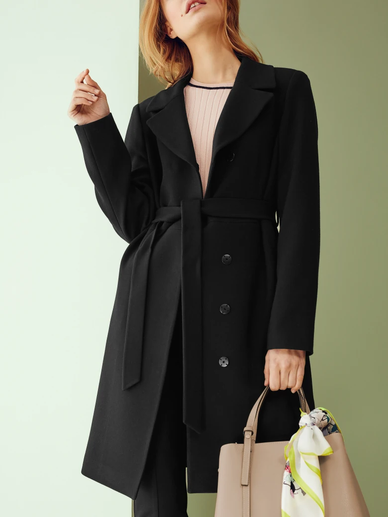 COAT WITH BINDING AT WAIST