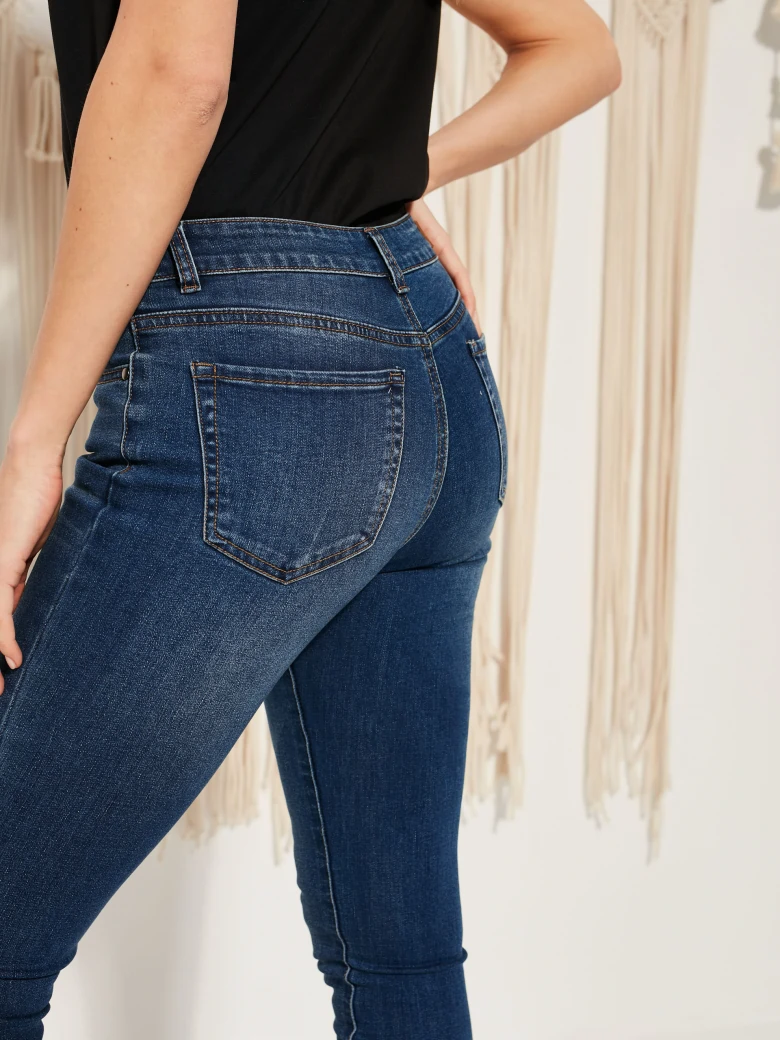 FITTED JEANS PANTS