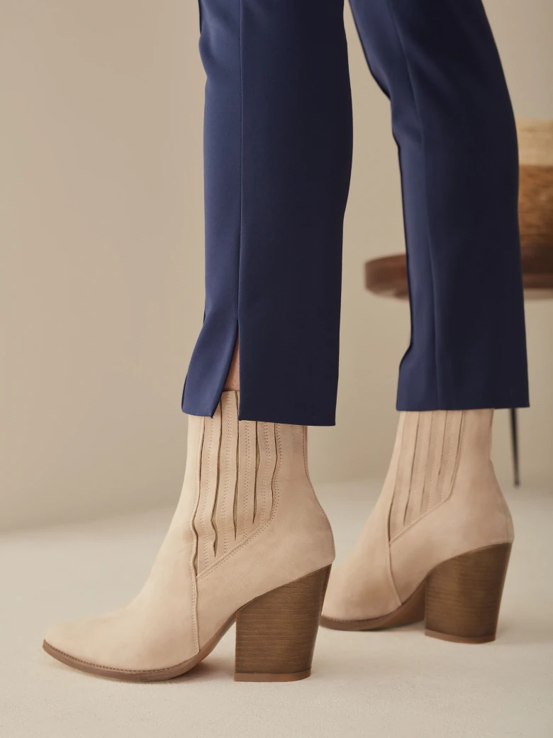 TAILORED PANTS WITH STITCHING