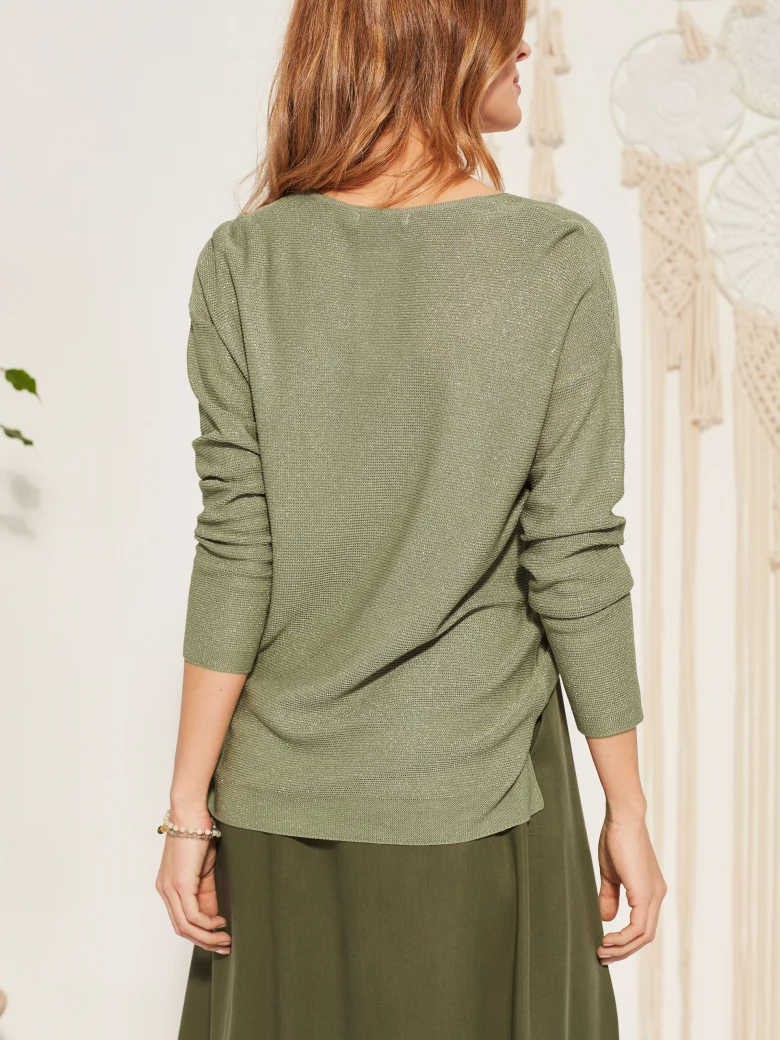 SWEATER WITH V NECKLINE