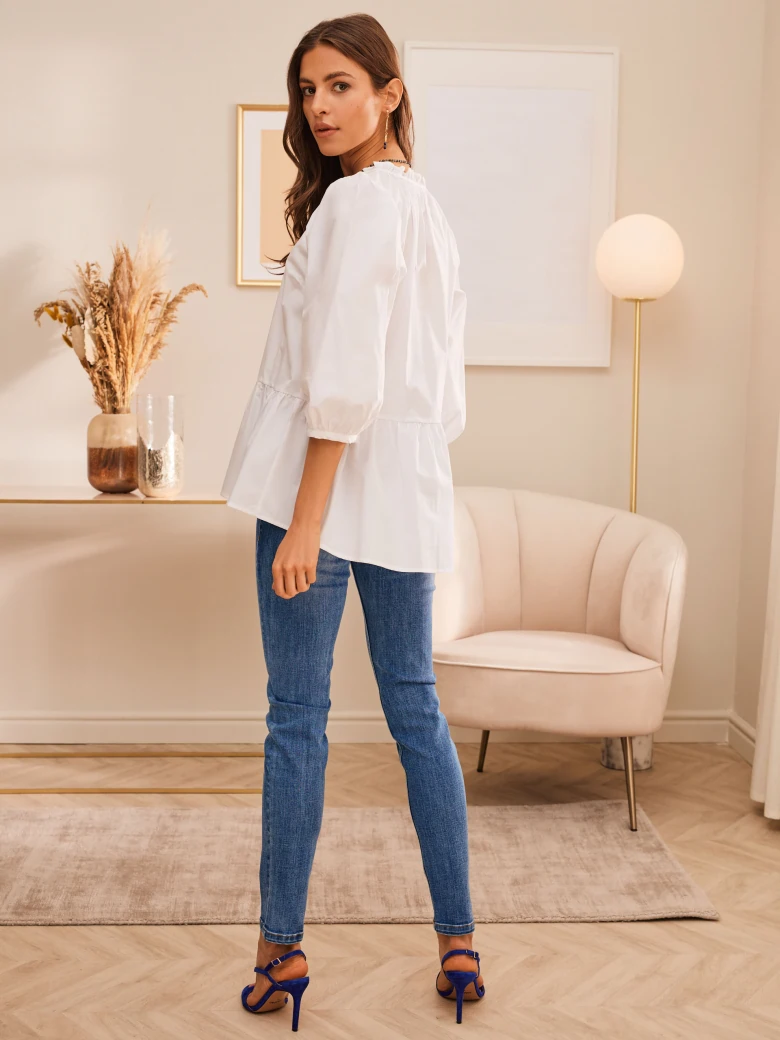 LOOSE WHITE BLOUSE WITH STITCHING AT THE WAIST