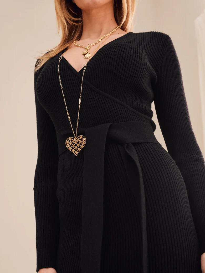 BLACK KNITTED DRESS