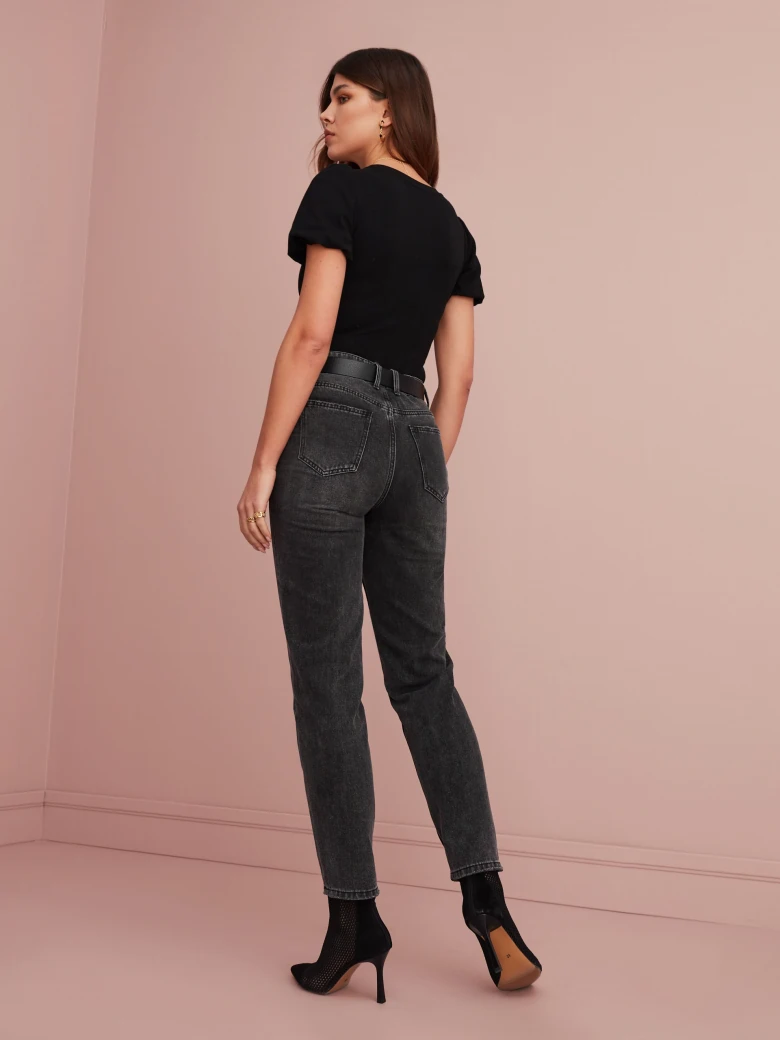 BLACK BODY WITH PUFF SLEEVES