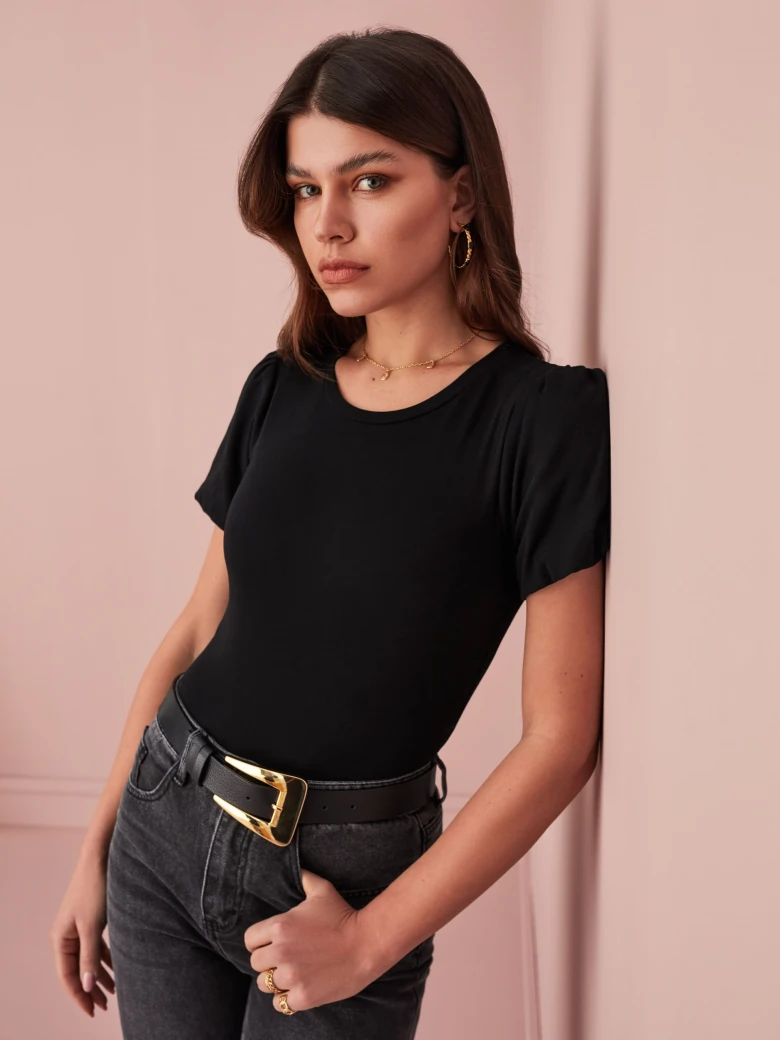 BLACK BODY WITH PUFF SLEEVES