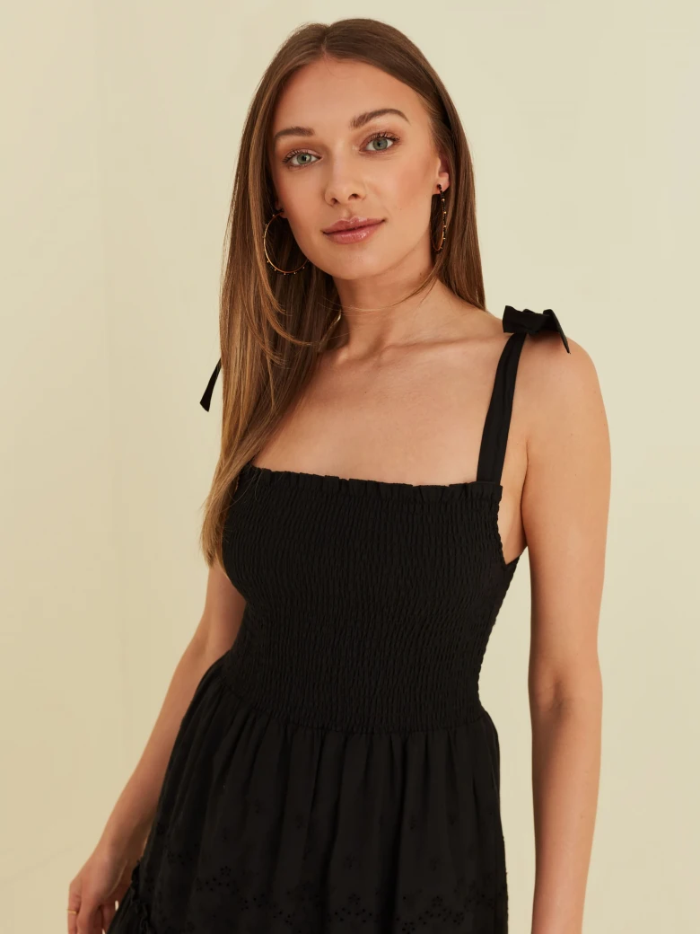 BLACK DRESS WITH FRILL