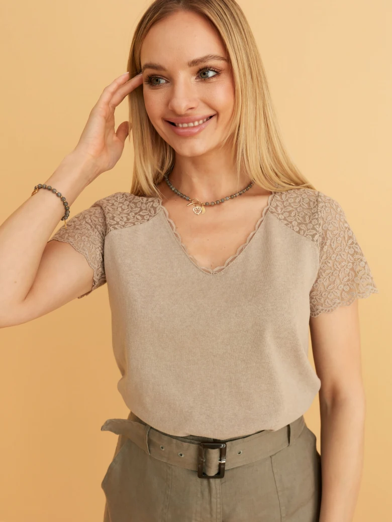LINEN SHORTS WITH BELT