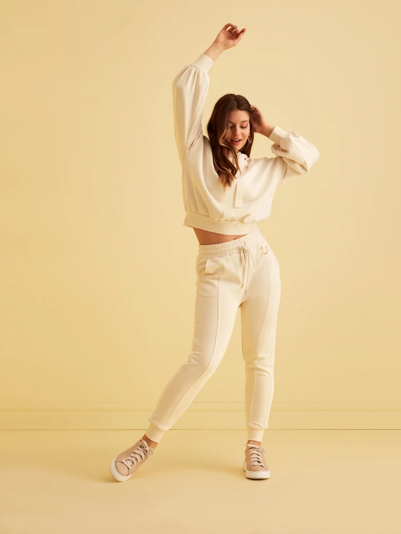 BEIGE SWEATPANTS