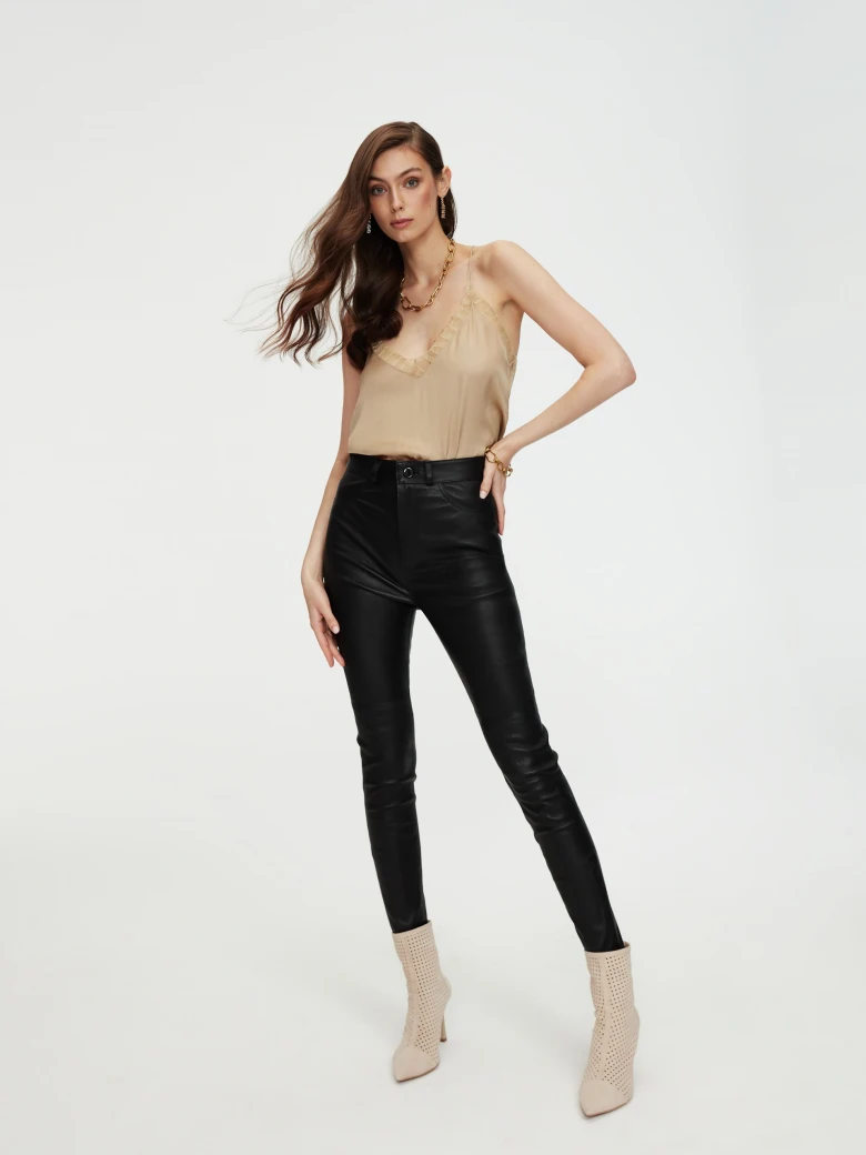 BLACK LEATHER PANTS