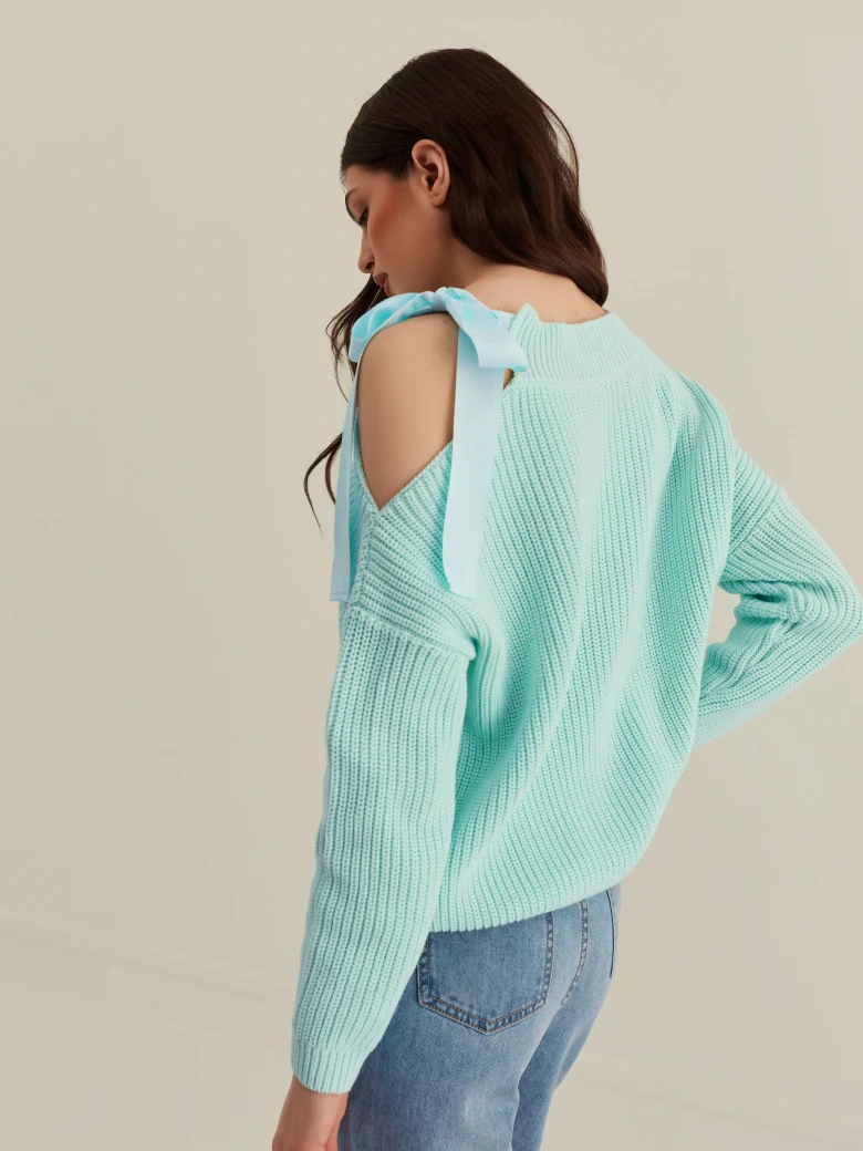 TURQUOISE SWEATER