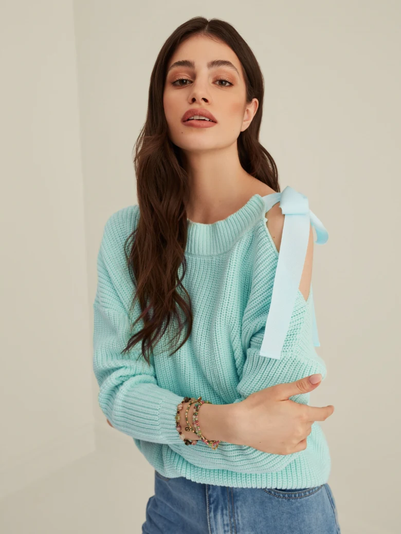 TURQUOISE SWEATER
