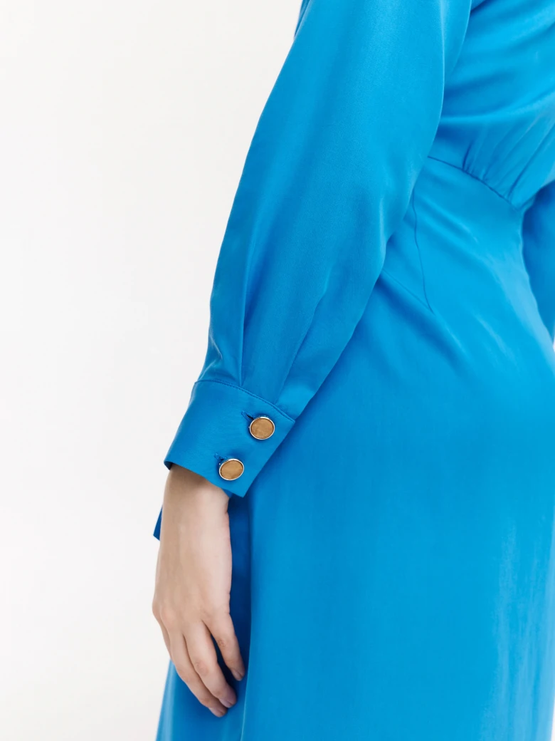 Blue dress cut off at the waist